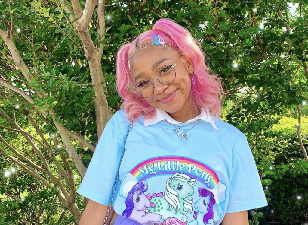 This 17-Year-Old Made $30K Online Reselling Thrifted Clothes