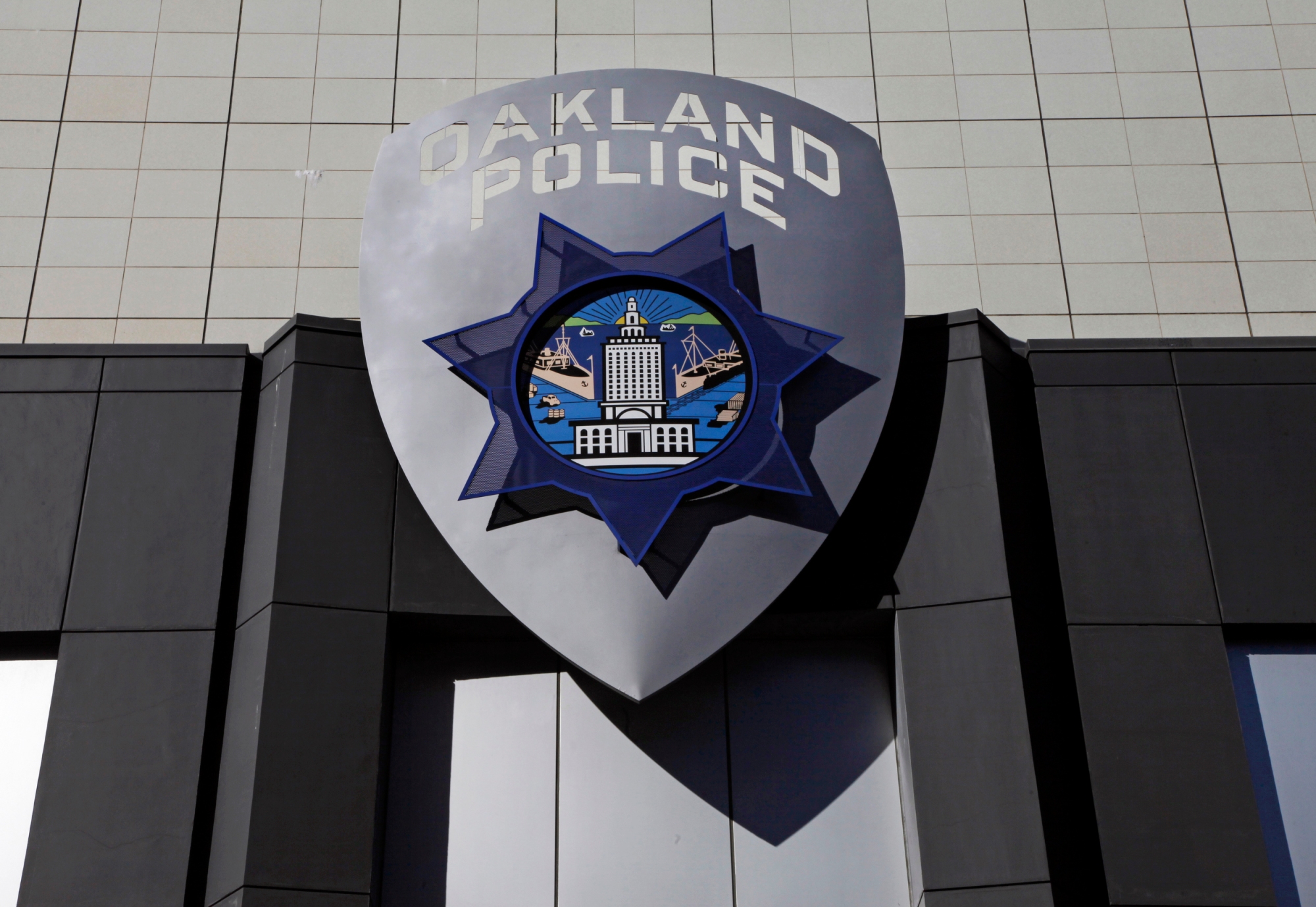 Nearly half of Oakland’s women police officers say they’ve felt harassed, faced discrimination